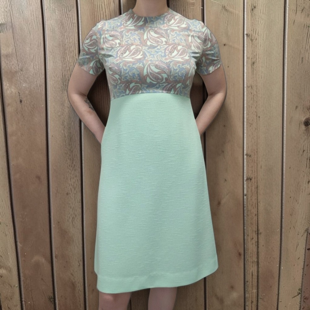 Vintage 60s Mod Mint Green A-line Shift Dress Paisley Empire Twiggy Mini S / M